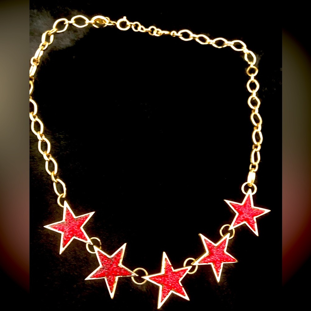 STAR STUDDED NECKLACE